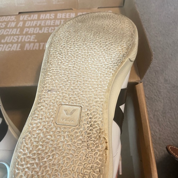 Veja Esplar White Sneakers with Black Accents - Picture 8 of 9